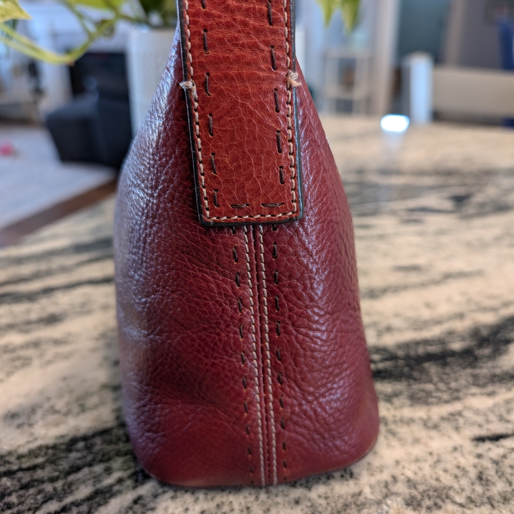 💥Fossil Set💥 - Rich Burgundy Pebbled Leather Hobo Bag & Kiss Lock Wallet Set - Picture 3 of 15